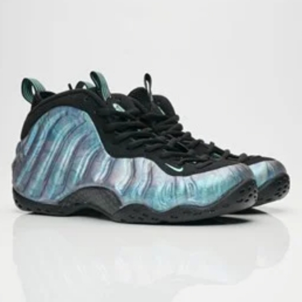 Nike Foamposites Blue size 2Y
